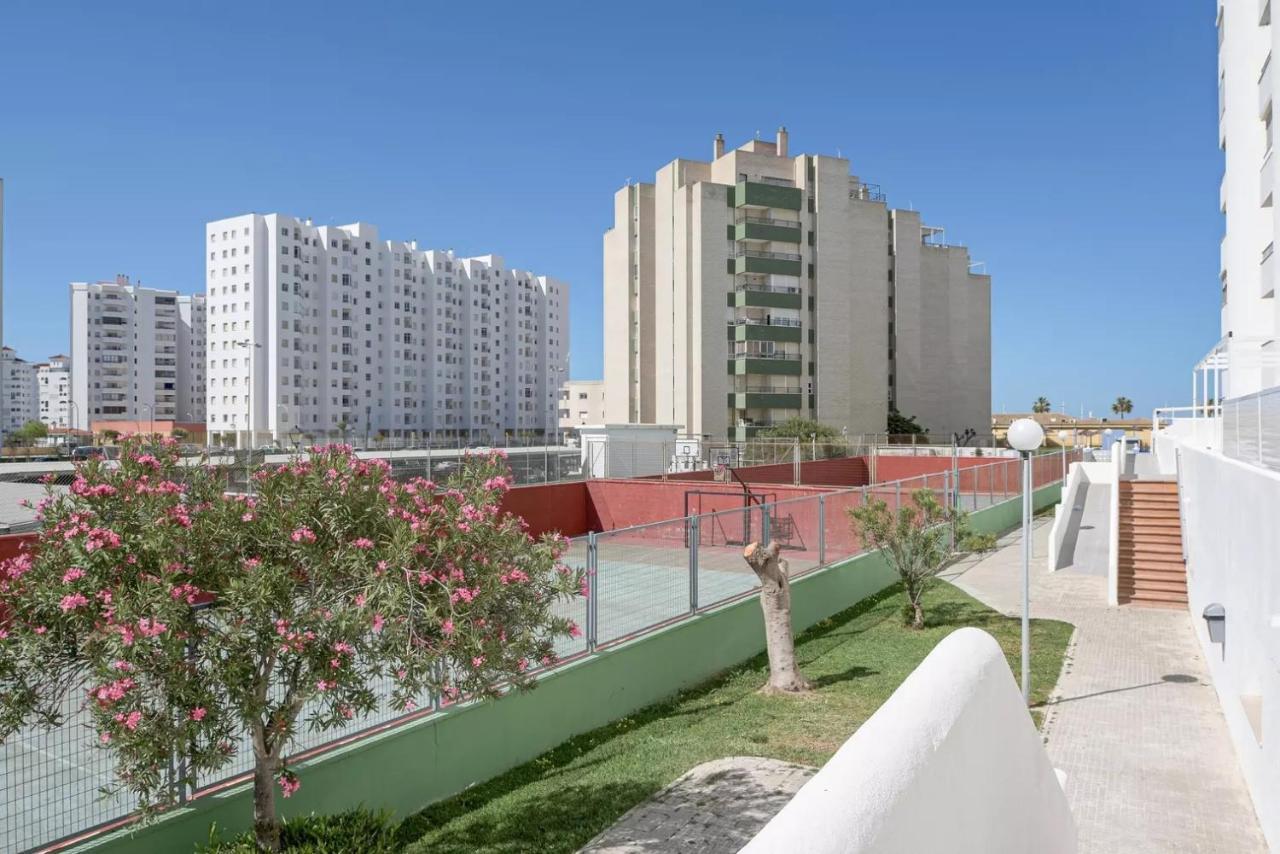 Valdelagrana: Primera Linea De Playa. El Puerto de Santa María Exterior foto